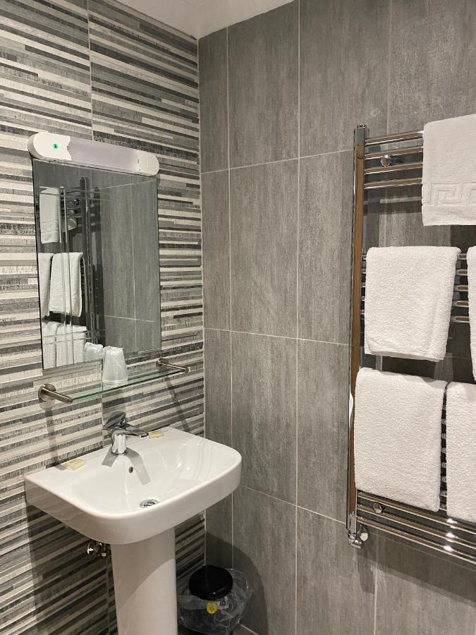The City Hotel Dunfermline Bagian luar foto