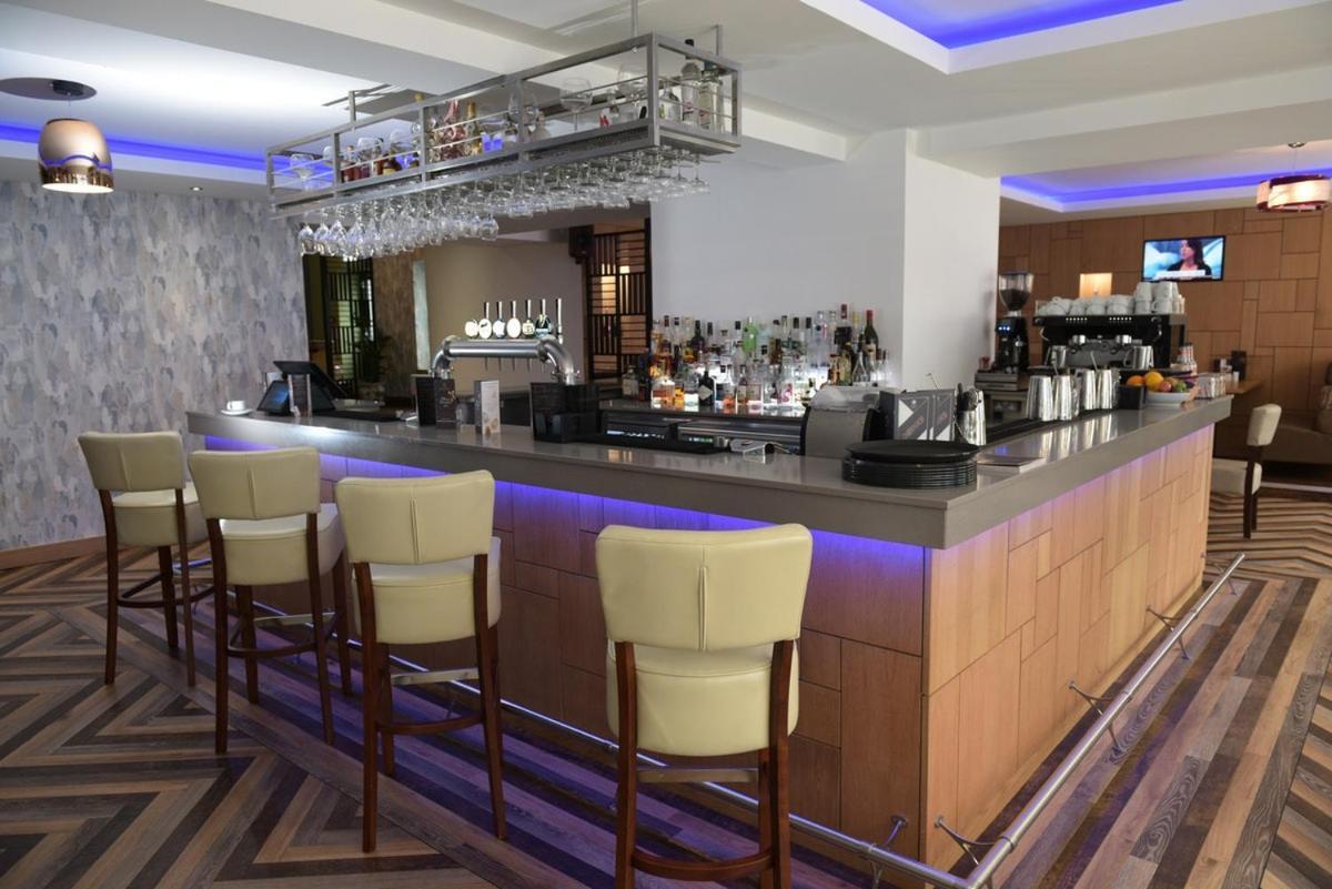 The City Hotel Dunfermline Bagian luar foto